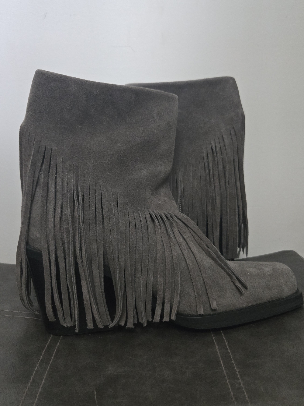 Steve Madden Pia Fringe Boot Size 9.5